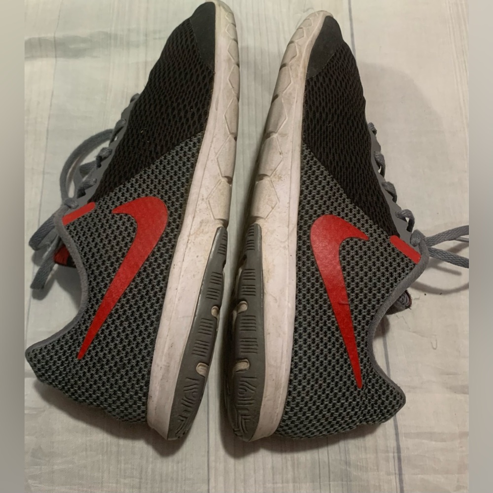 Nike - Picture 1 of 7